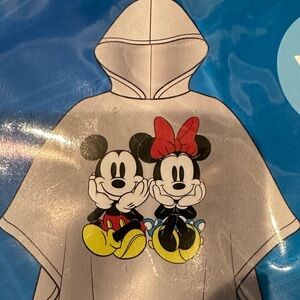 Don’t Get Wet at Disney, Poncho